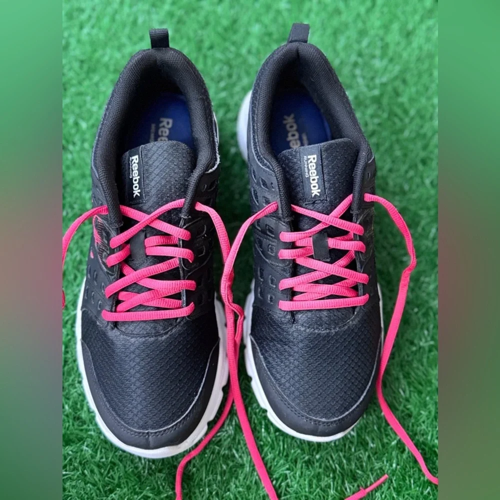Reebok Women's Speed Rise Running Shoe Black/Pink/White Size 10‎